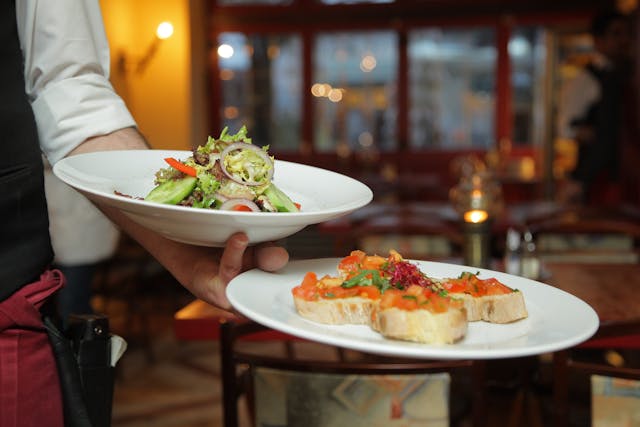 HOW TO SET A TABLE FOR YOUR RESTAURANT DINING