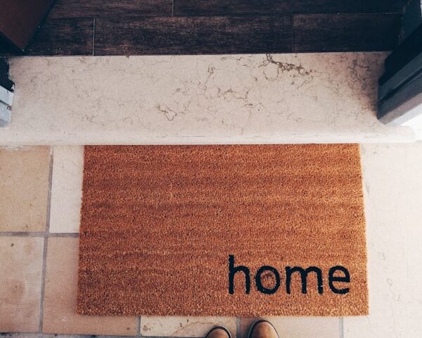 5 Unique Housewarming Gift Ideas That Stand Out