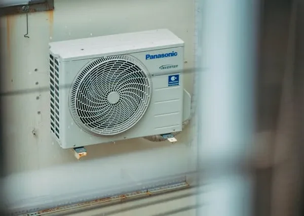 What Is the 1.5 Ton Inverter AC Price in Pakistan at Lahore Centre