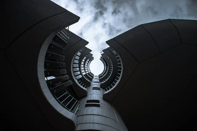 Enabling Scalable Hybrid Cloud Deployments Without the Complexity